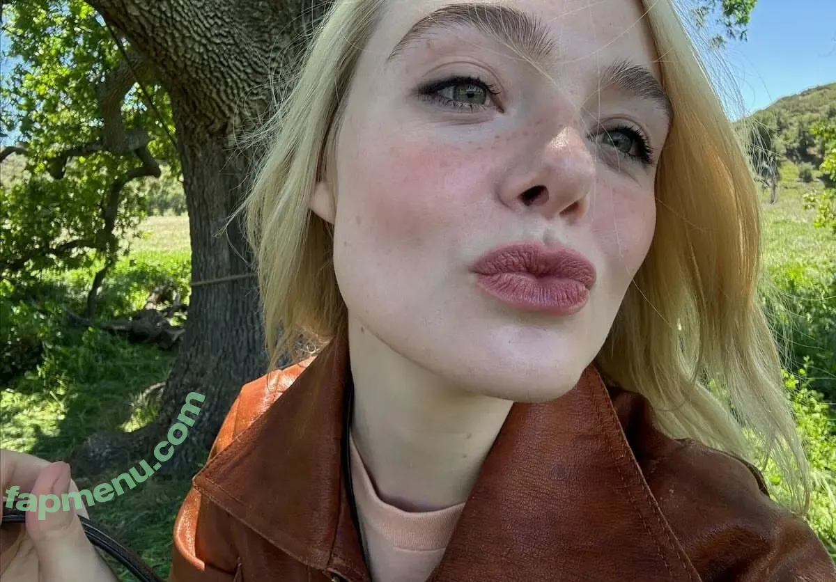 Elle Fanning nude photo #3488 (ellefanning)