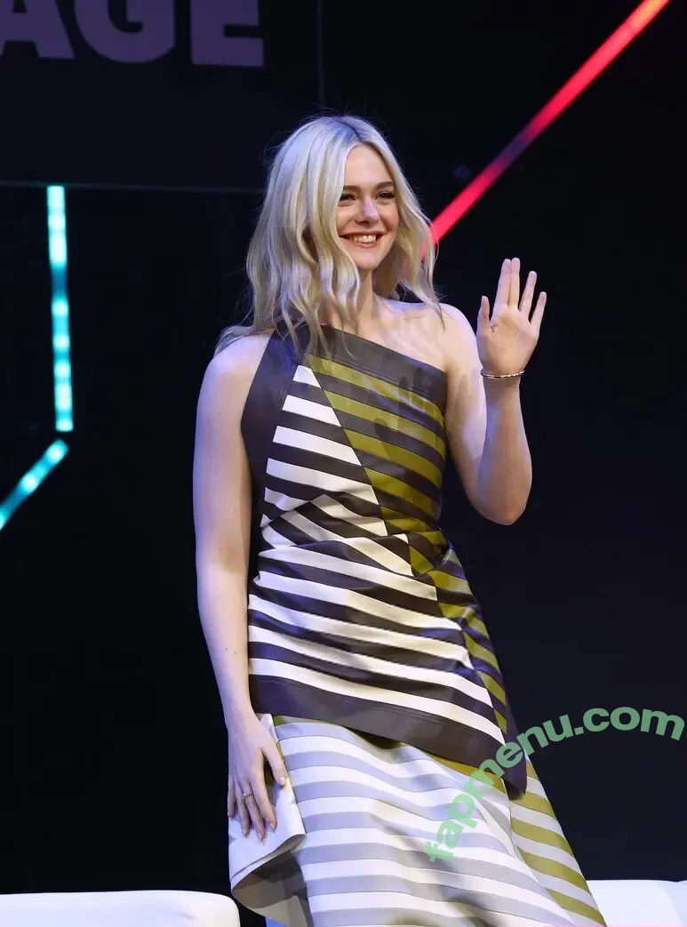 Elle Fanning nude photo #3504 (ellefanning)