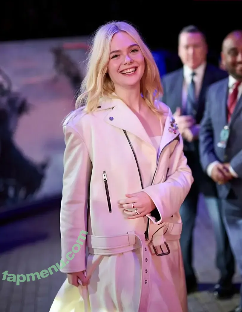 Elle Fanning nude photo #3525 (ellefanning)