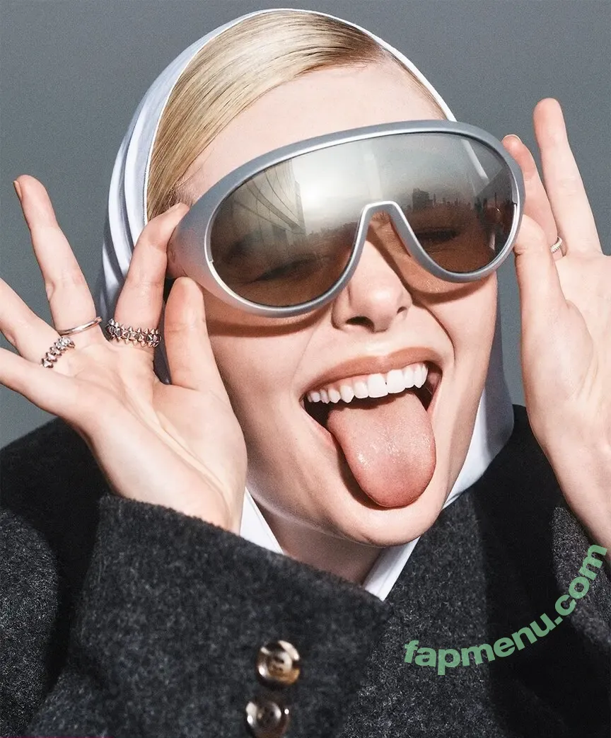 Elle Fanning nude photo #3545 (ellefanning)