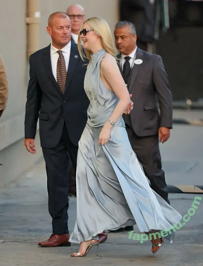 Elle Fanning nude photo #3588 (ellefanning)