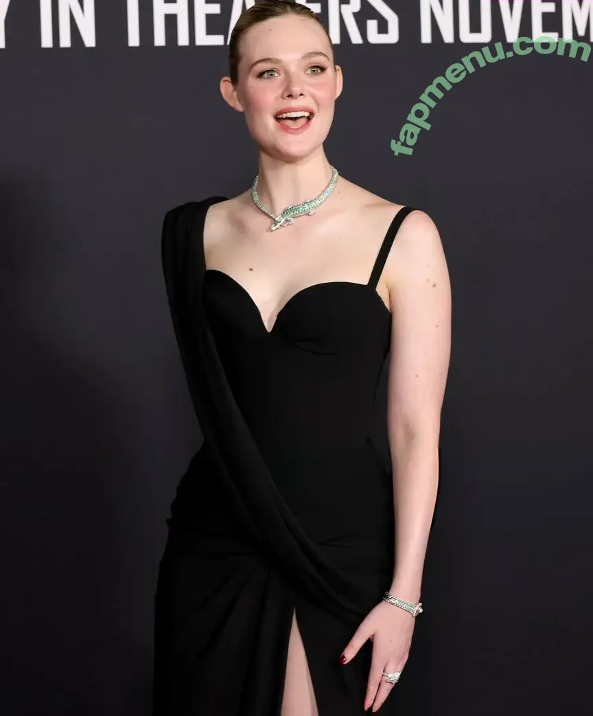 Elle Fanning nude photo #3597 (ellefanning)