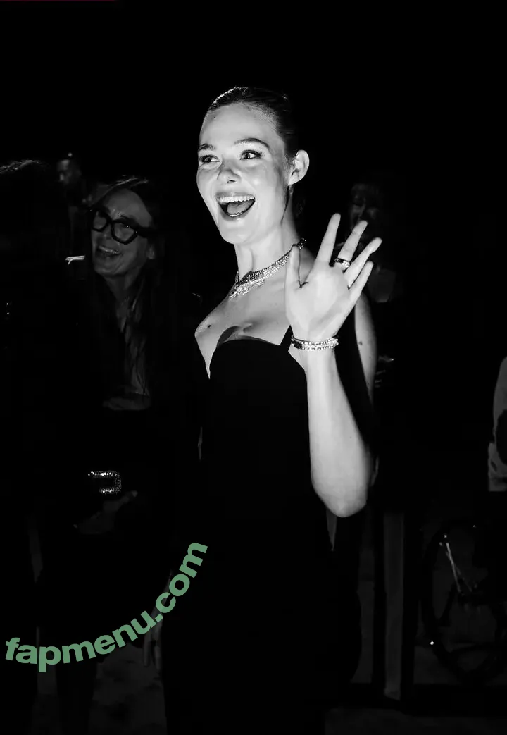 Elle Fanning nude photo #3611 (ellefanning)