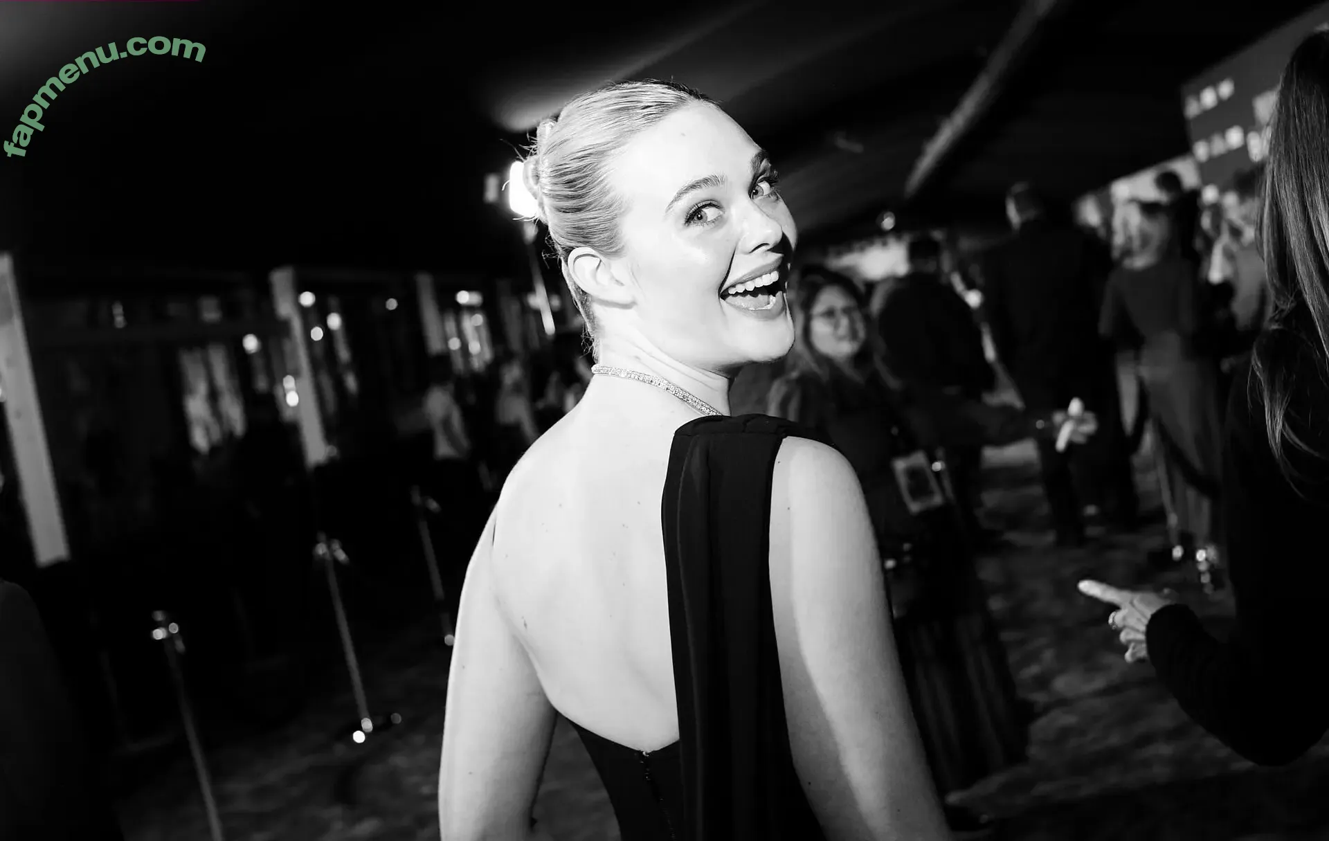 Elle Fanning nude photo #3612 (ellefanning)