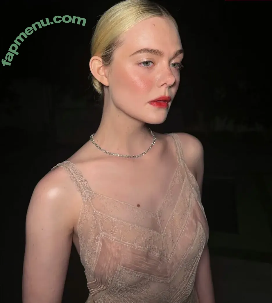Elle Fanning nude photo #3669 (ellefanning)