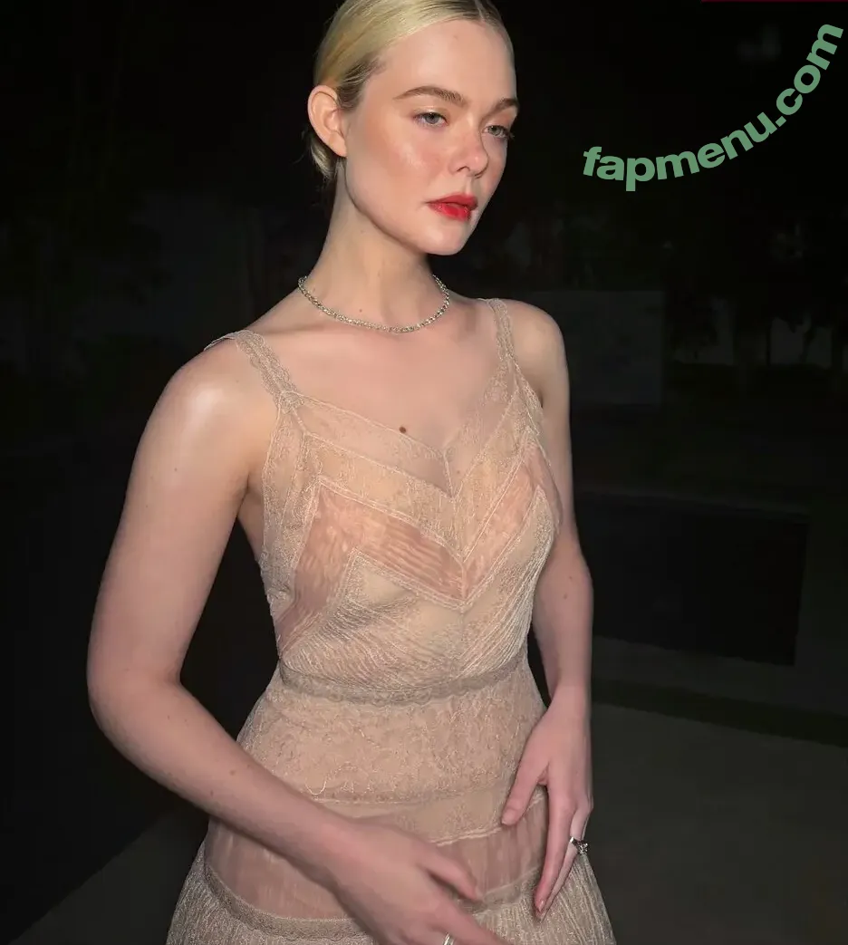 Elle Fanning nude photo #3670 (ellefanning)