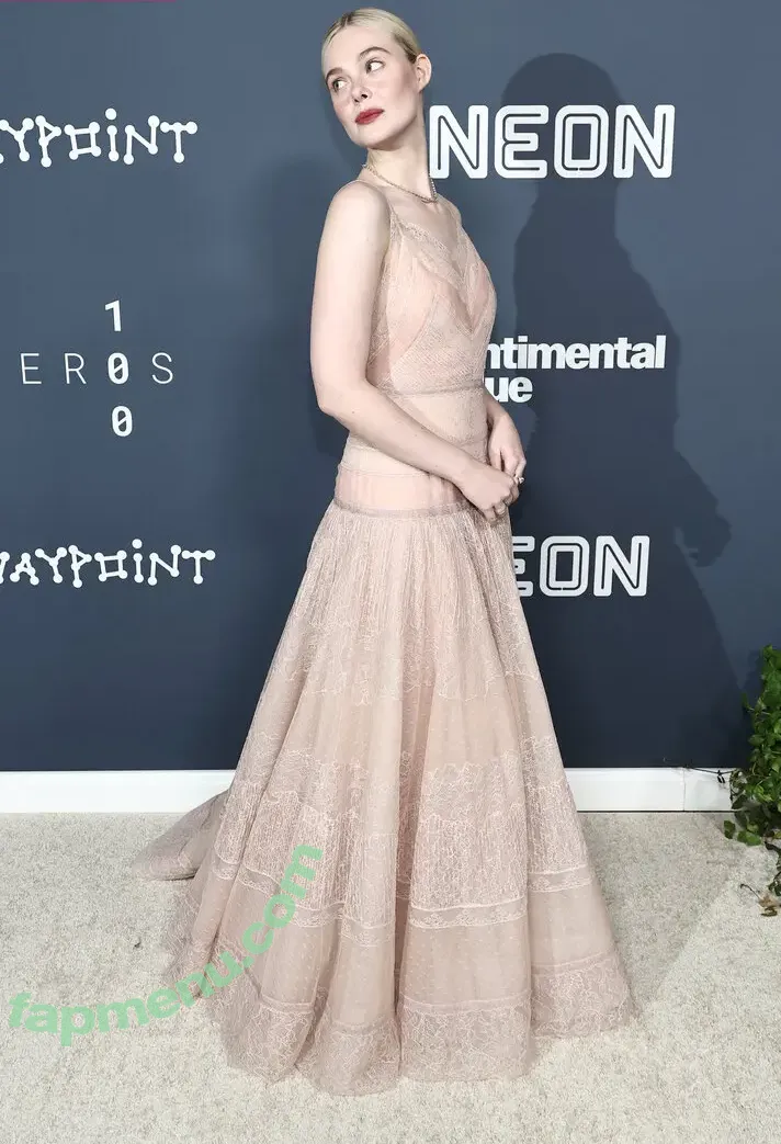 Elle Fanning nude photo #3688 (ellefanning)