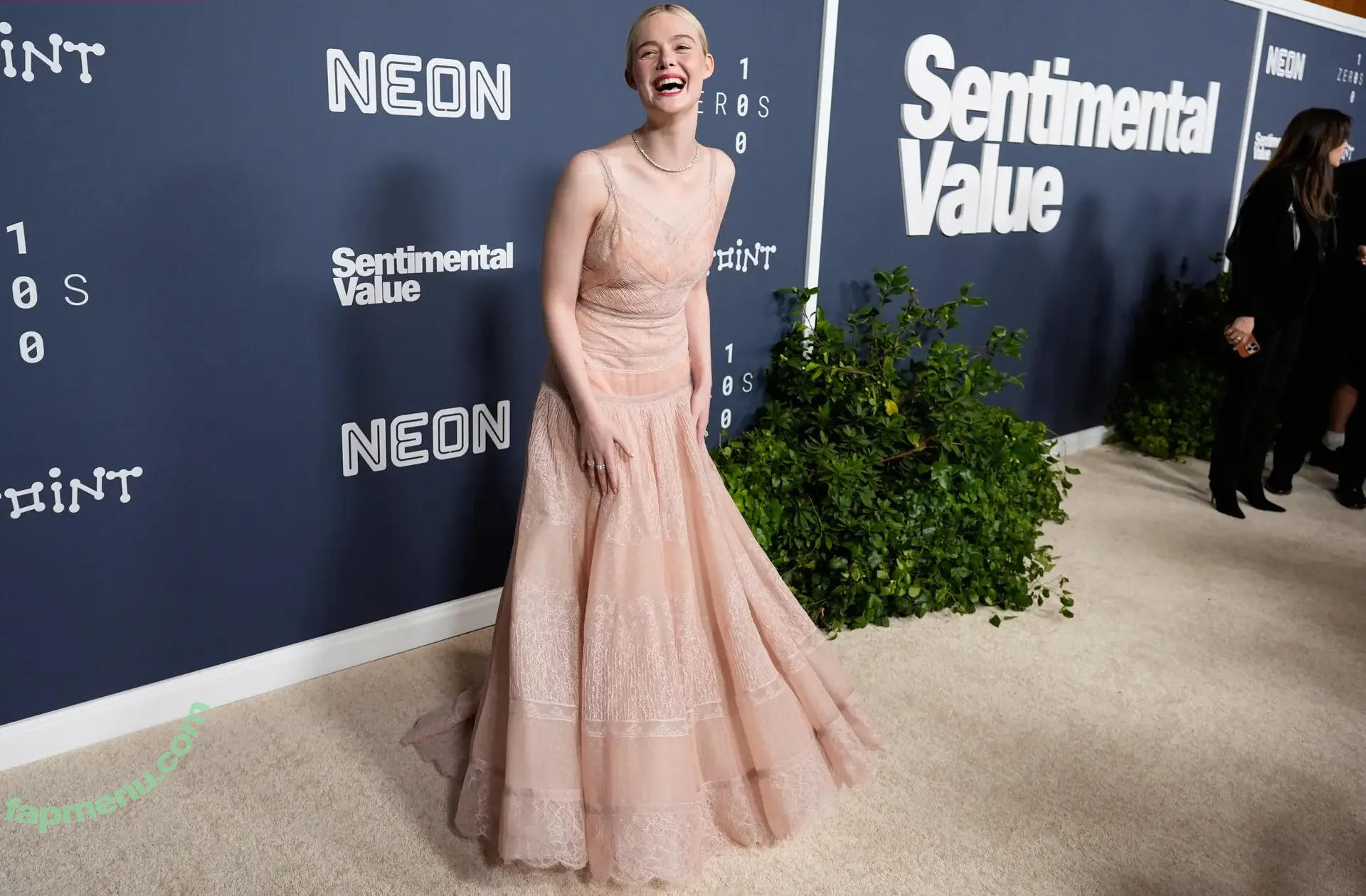 Elle Fanning nude photo #3693 (ellefanning)