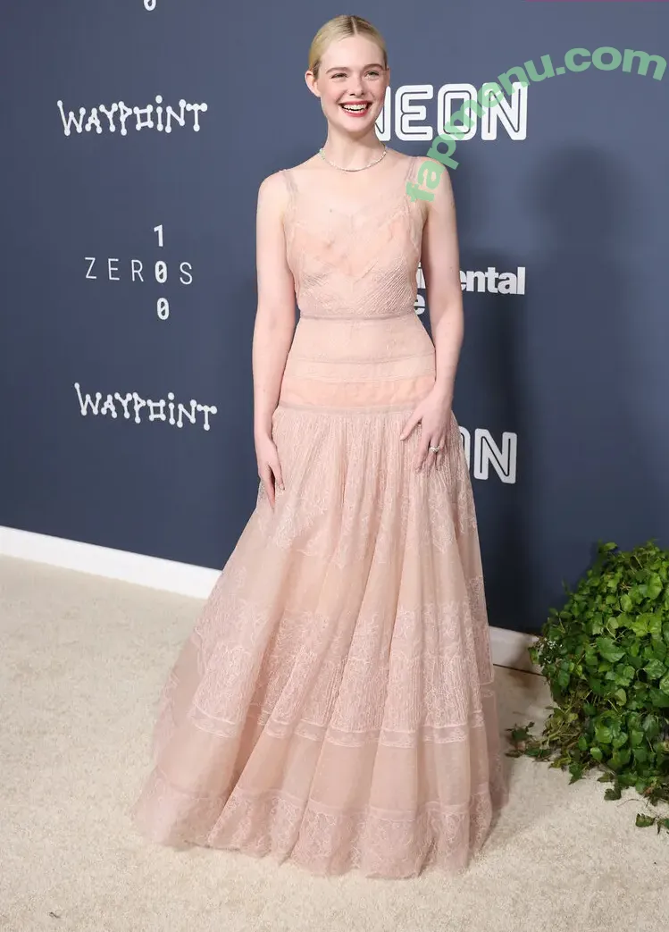 Elle Fanning nude photo #3695 (ellefanning)