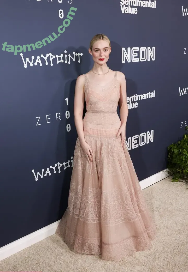 Elle Fanning nude photo #3696 (ellefanning)