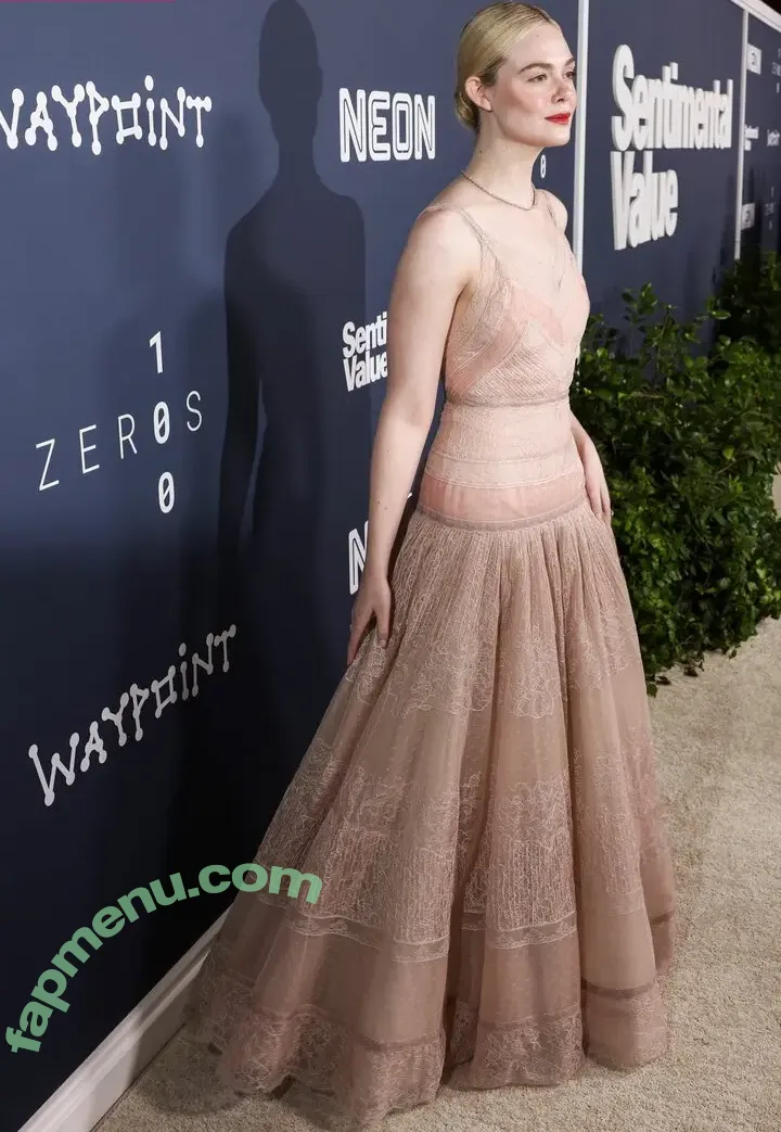 Elle Fanning nude photo #3698 (ellefanning)