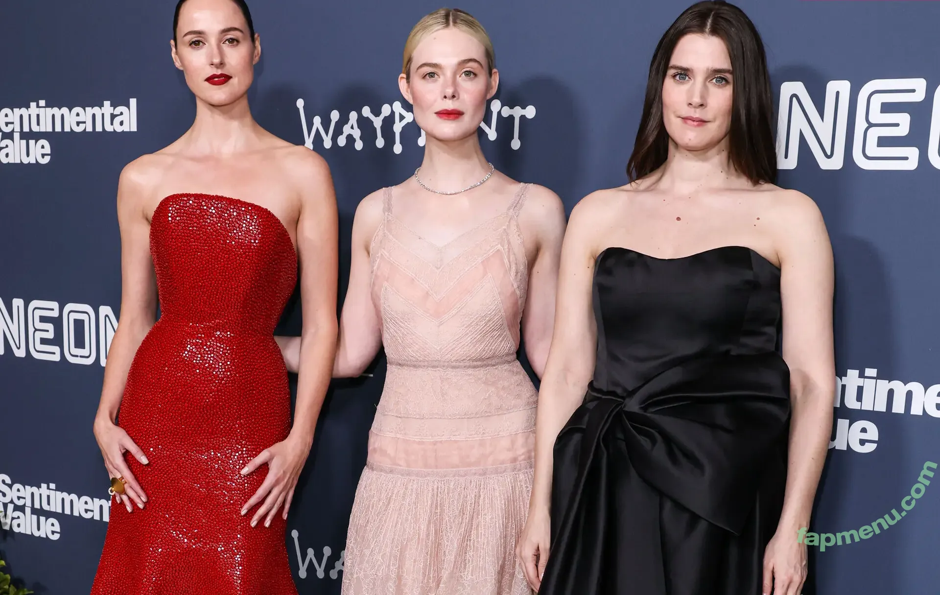 Elle Fanning nude photo #3739 (ellefanning)