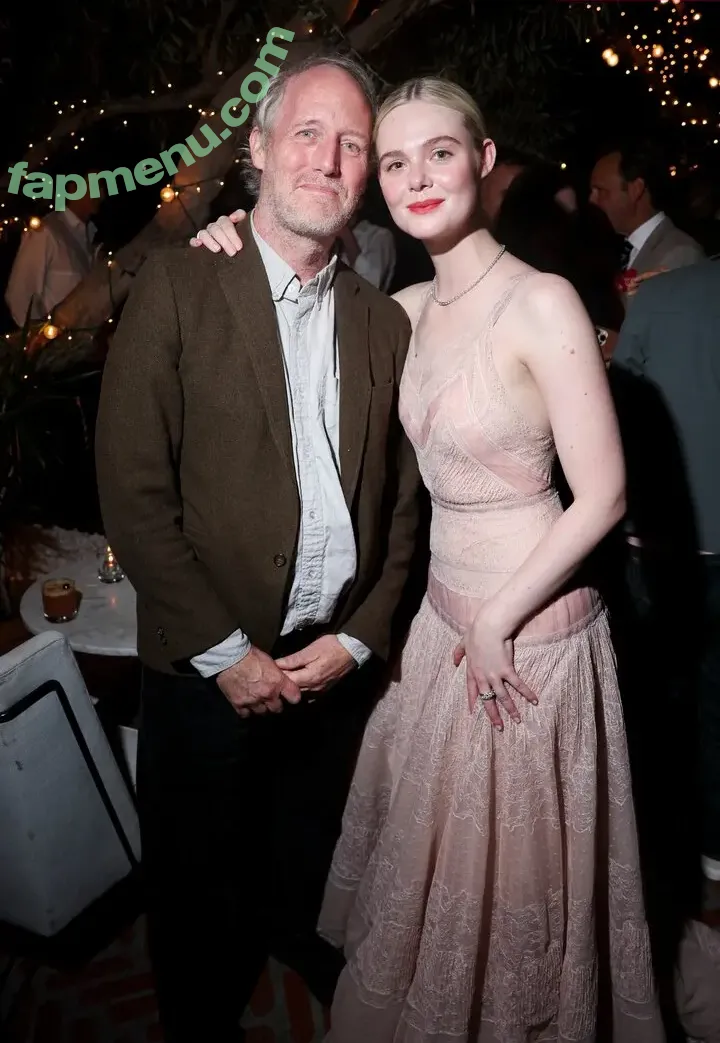 Elle Fanning nude photo #3743 (ellefanning)