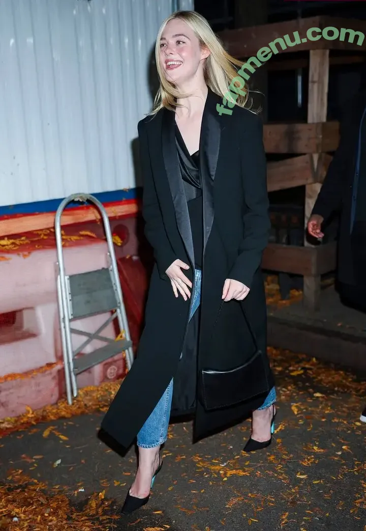 Elle Fanning nude photo #3749 (ellefanning)