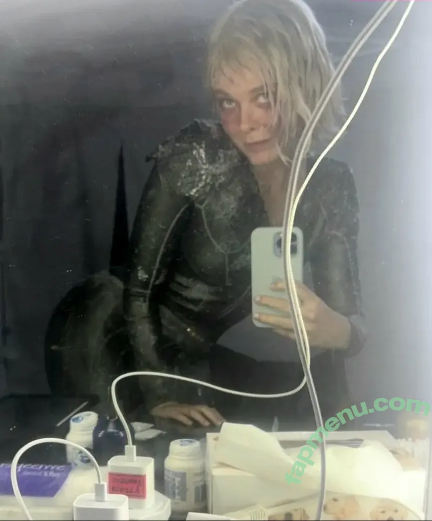 Elle Fanning nude photo #3764 (ellefanning)