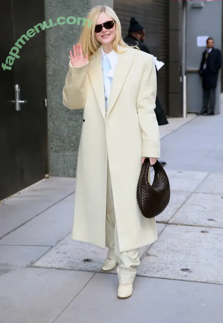 Elle Fanning nude photo #3785 (ellefanning)