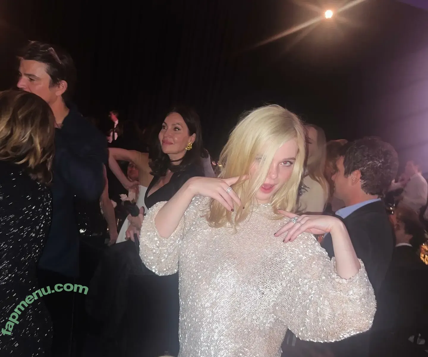 Elle Fanning nude photo #3814 (ellefanning)