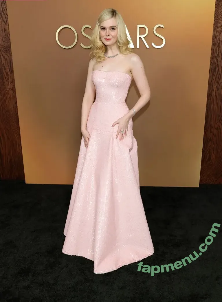 Elle Fanning nude photo #3860 (ellefanning)