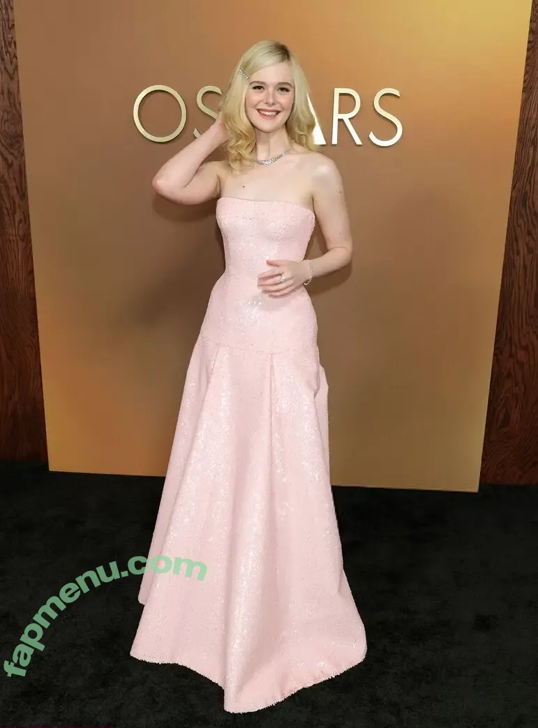 Elle Fanning nude photo #3867 (ellefanning)