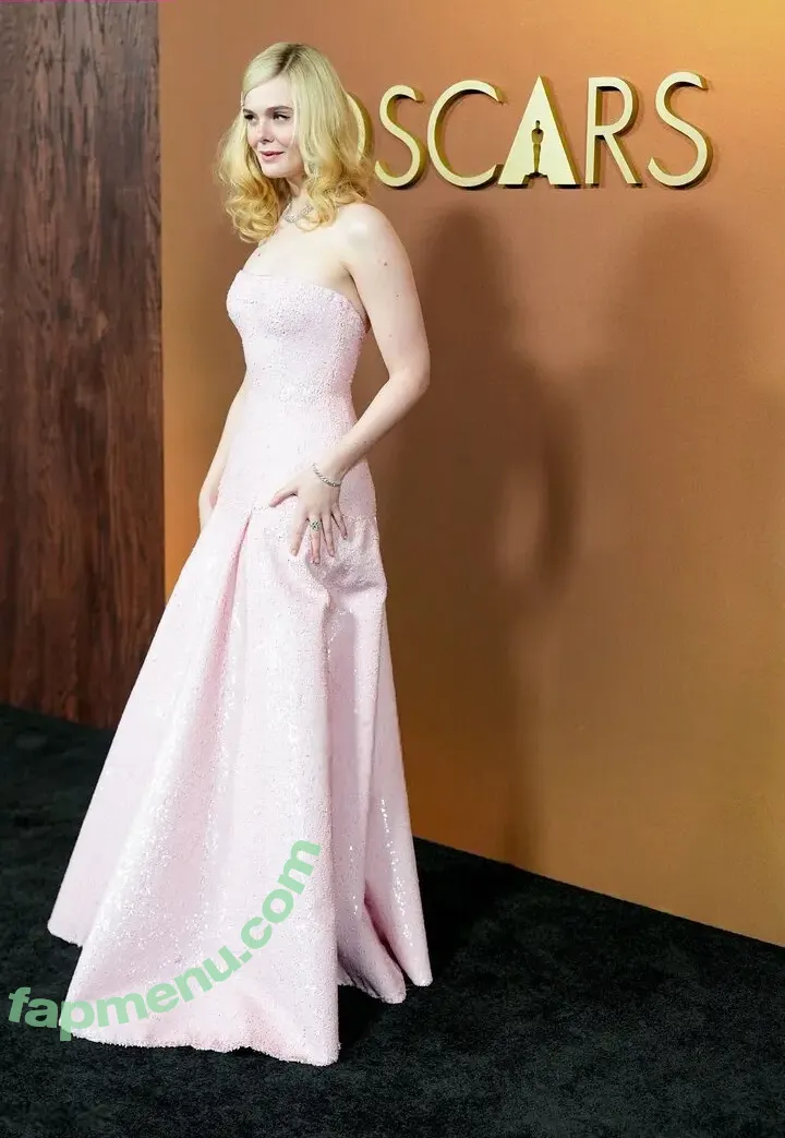 Elle Fanning nude photo #3871 (ellefanning)