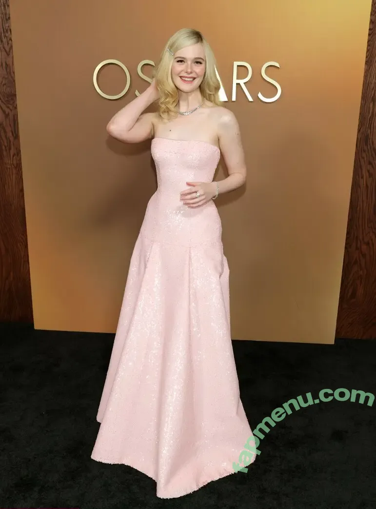 Elle Fanning nude photo #3894 (ellefanning)