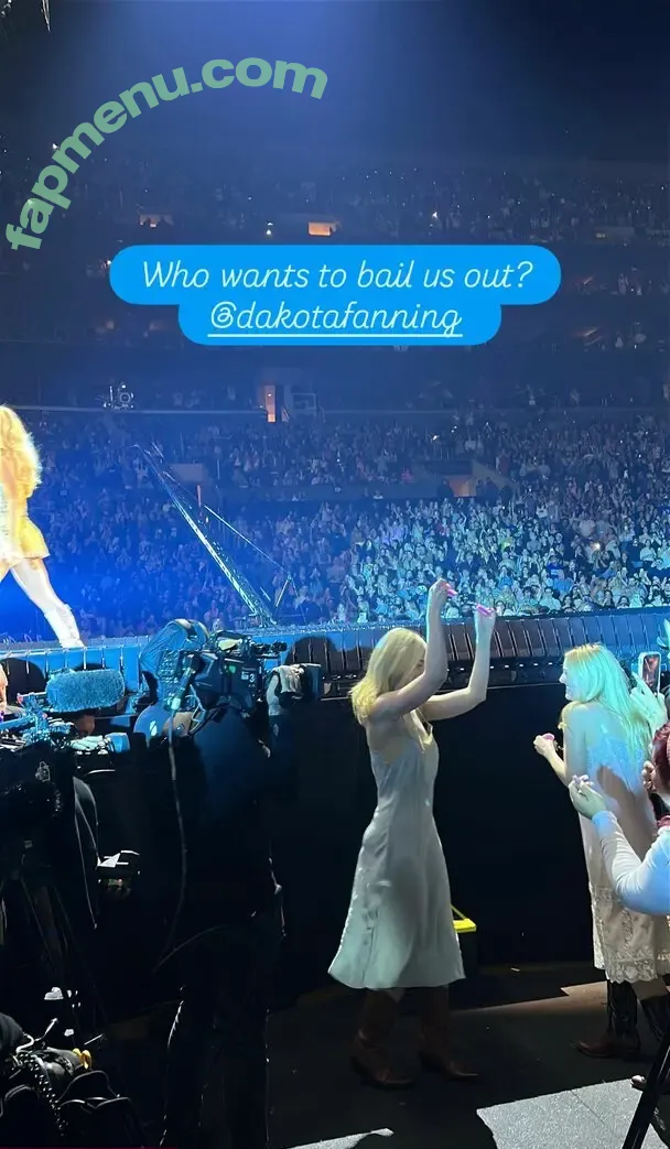 Elle Fanning nude photo #3898 (ellefanning)