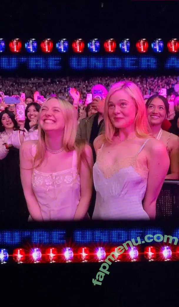 Elle Fanning nude photo #3899 (ellefanning)