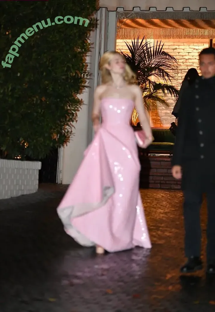 Elle Fanning nude photo #3904 (ellefanning)