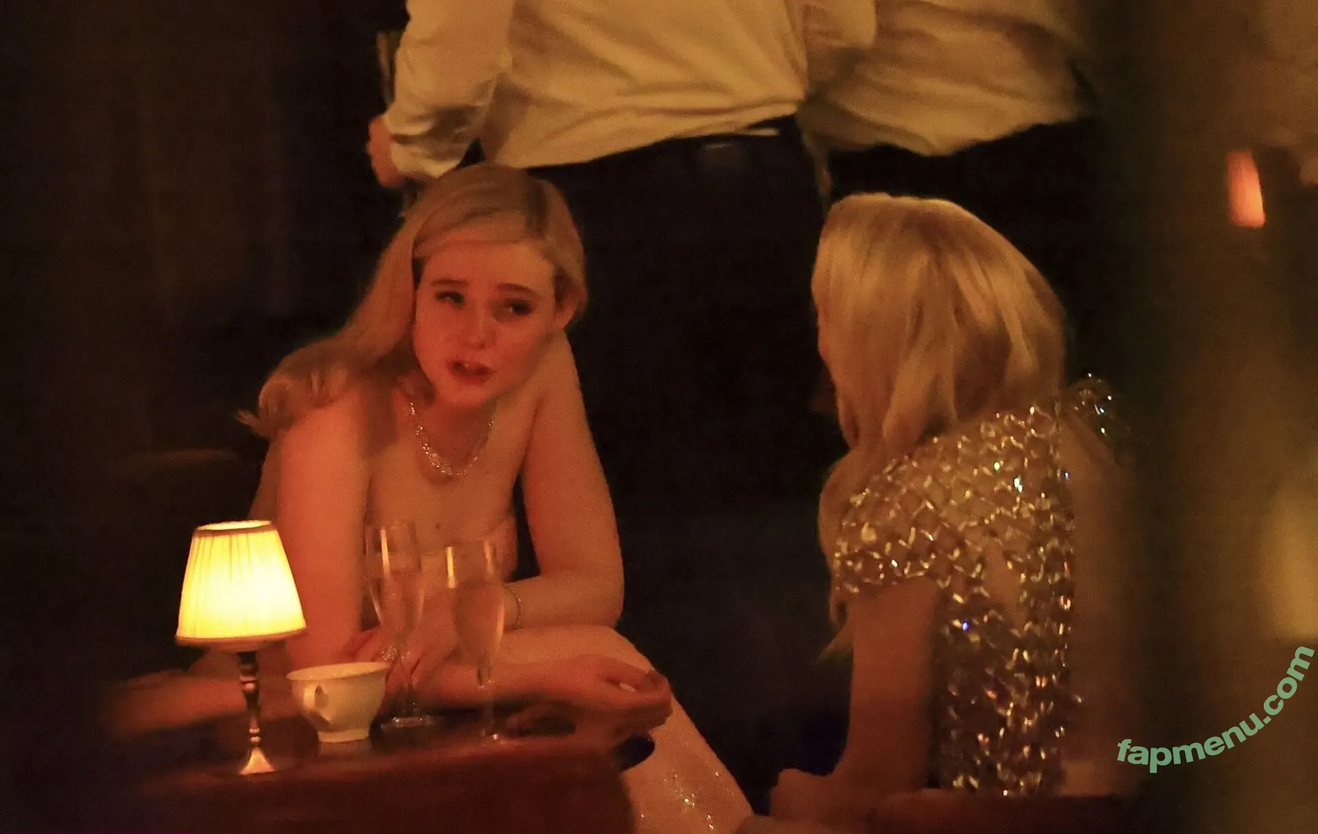 Elle Fanning nude photo #3918 (ellefanning)