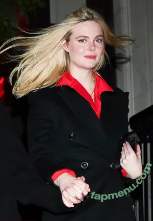 Elle Fanning / ellefanning nude photo #4025