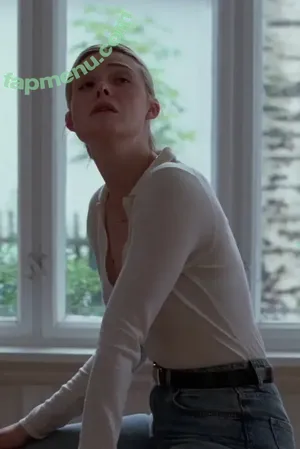 Elle Fanning / ellefanning nude photo #4051