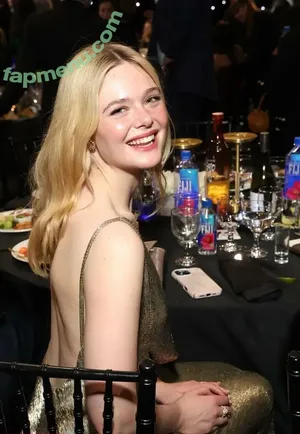 Elle Fanning / ellefanning nude photo #4213