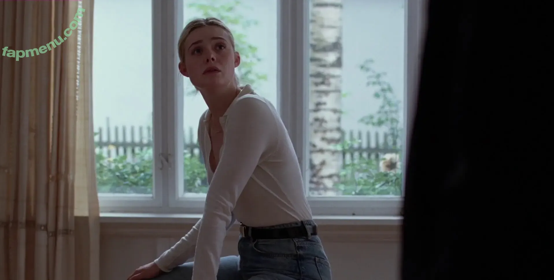 Elle Fanning nude photo #4035 (ellefanning)