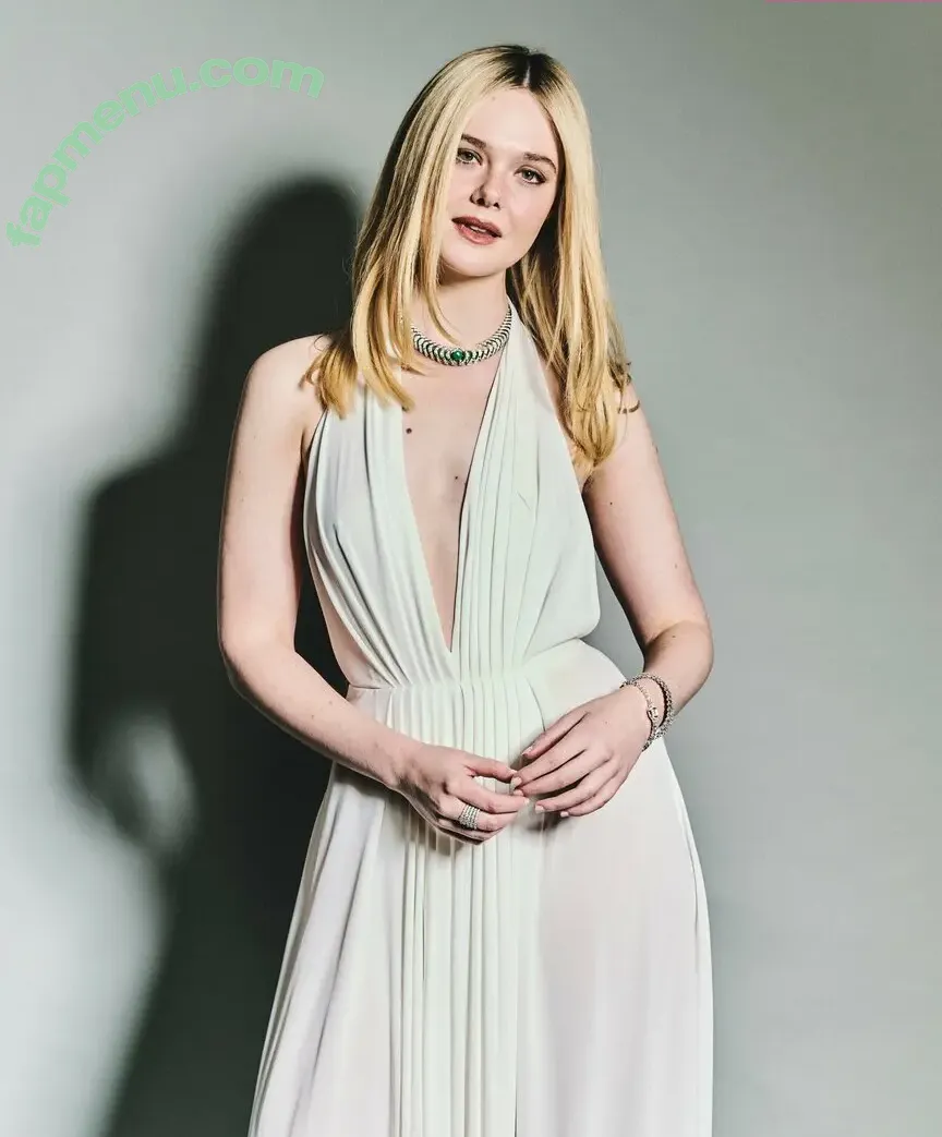 Elle Fanning nude photo #4045 (ellefanning)