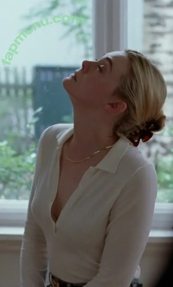 Elle Fanning nude photo #4050 (ellefanning)