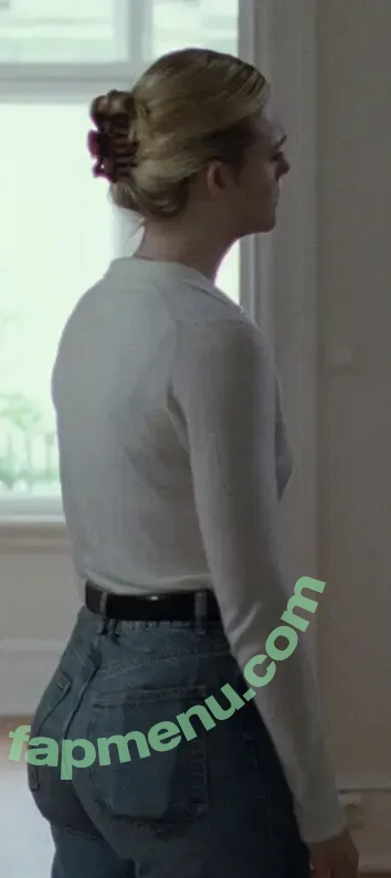 Elle Fanning nude photo #4062 (ellefanning)