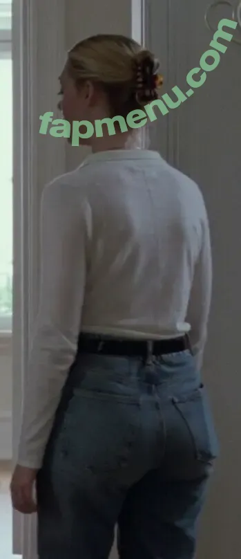 Elle Fanning nude photo #4063 (ellefanning)