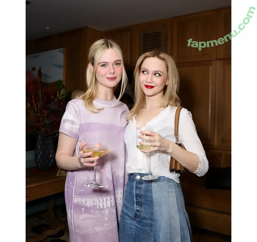 Elle Fanning nude photo #4069 (ellefanning)