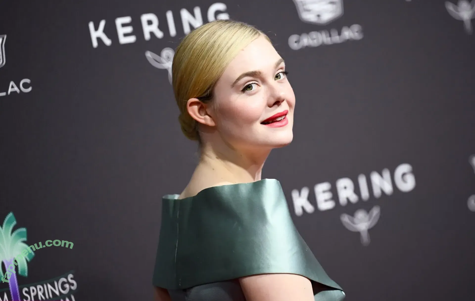 Elle Fanning nude photo #4128 (ellefanning)