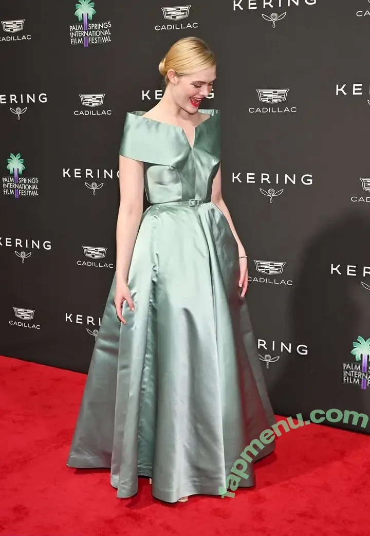 Elle Fanning nude photo #4129 (ellefanning)