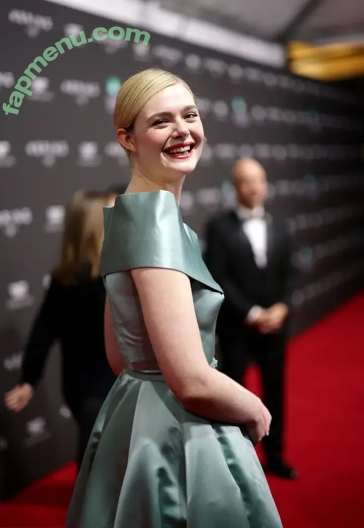 Elle Fanning nude photo #4131 (ellefanning)