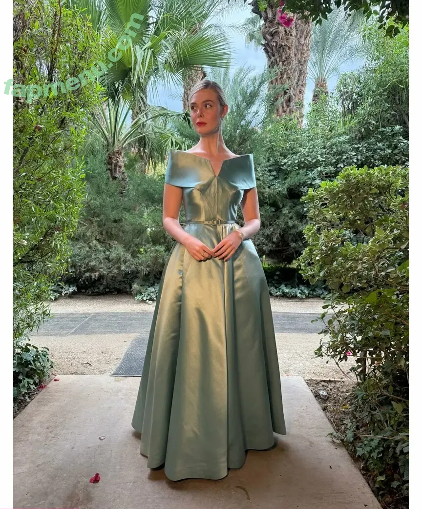 Elle Fanning nude photo #4140 (ellefanning)