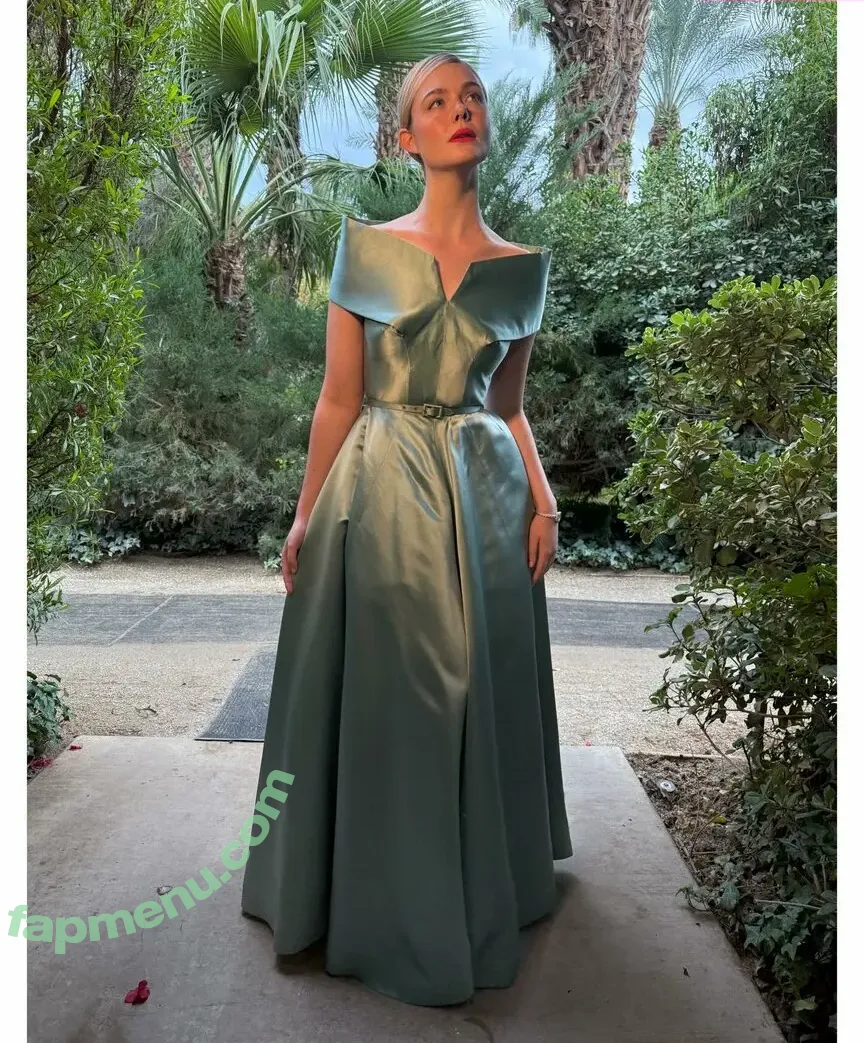 Elle Fanning nude photo #4142 (ellefanning)