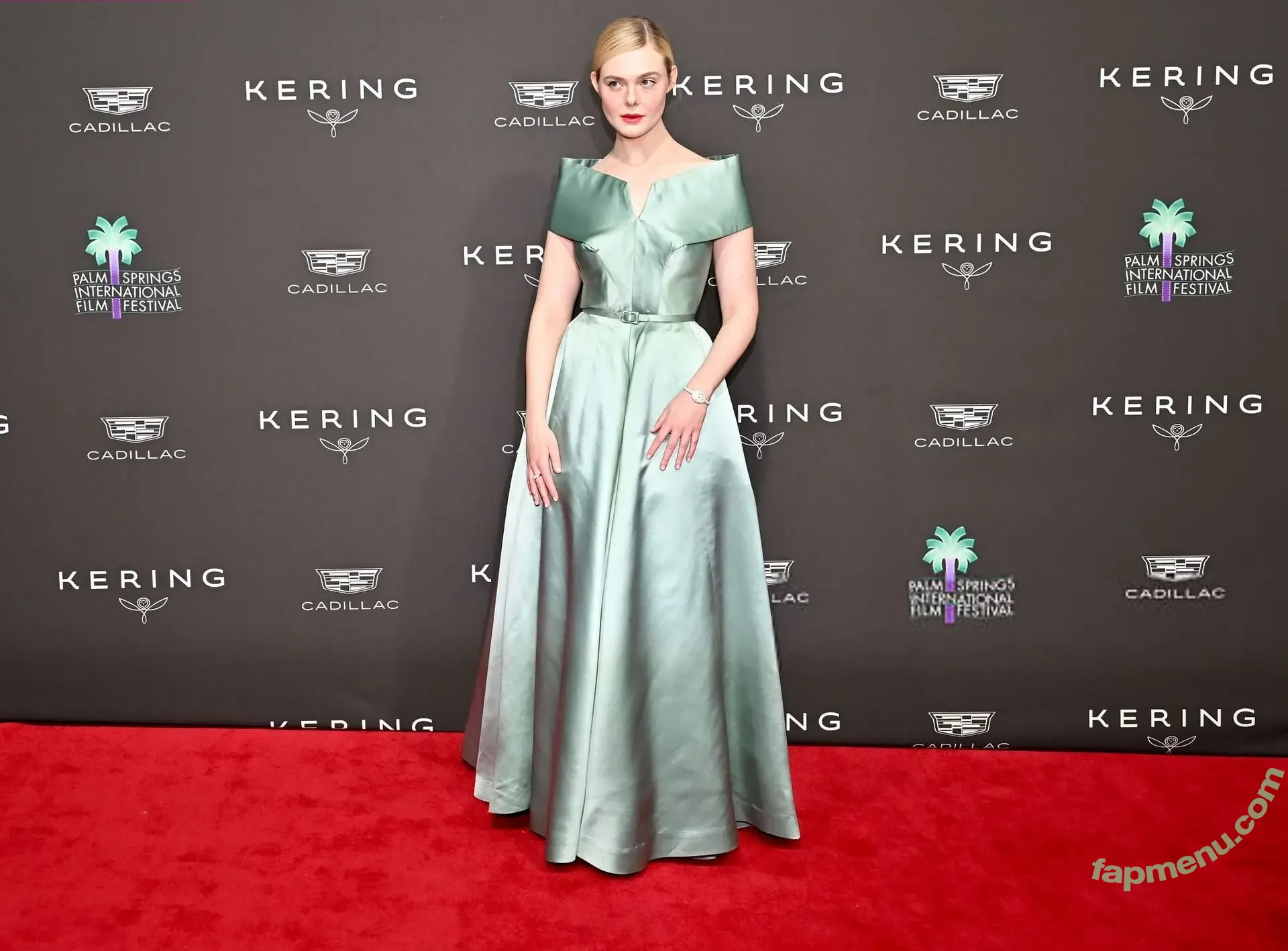 Elle Fanning nude photo #4143 (ellefanning)