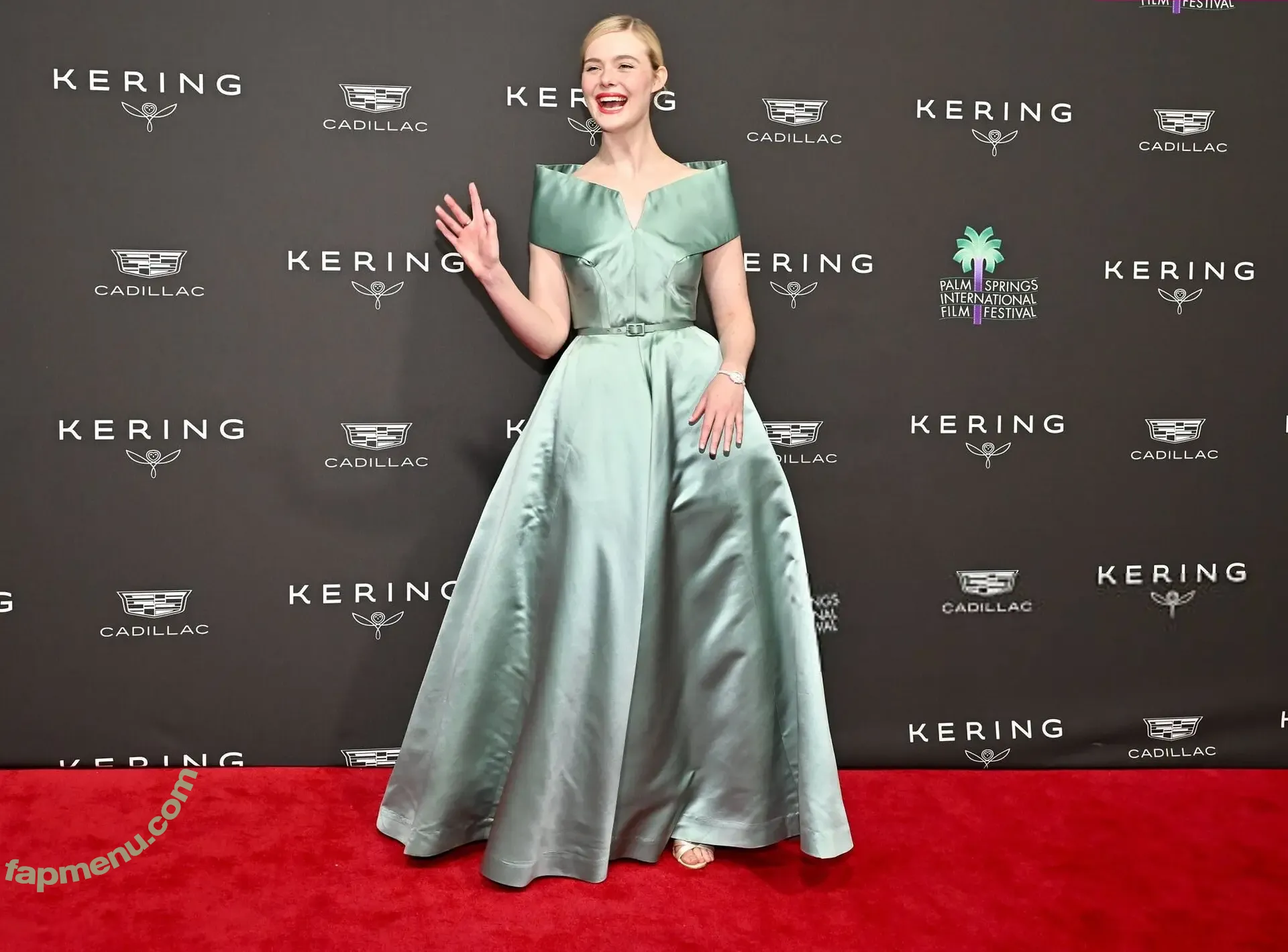 Elle Fanning nude photo #4144 (ellefanning)