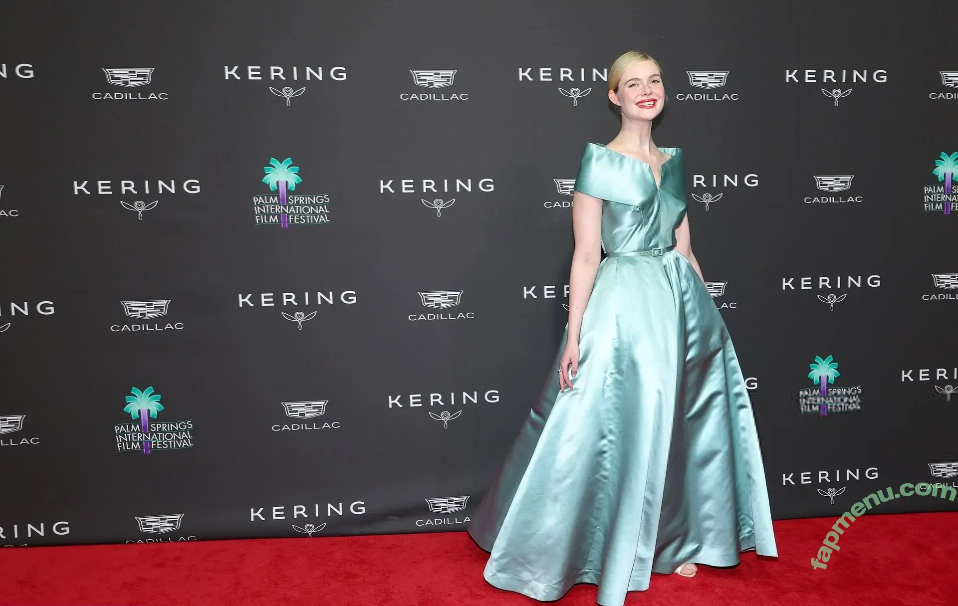 Elle Fanning nude photo #4151 (ellefanning)