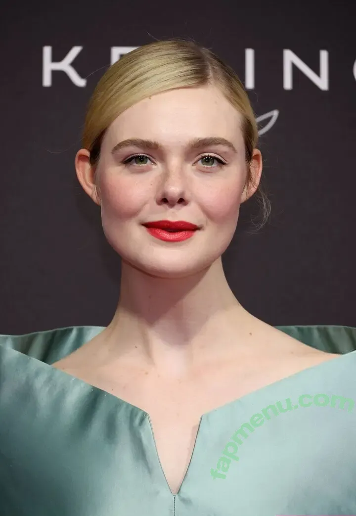 Elle Fanning nude photo #4155 (ellefanning)