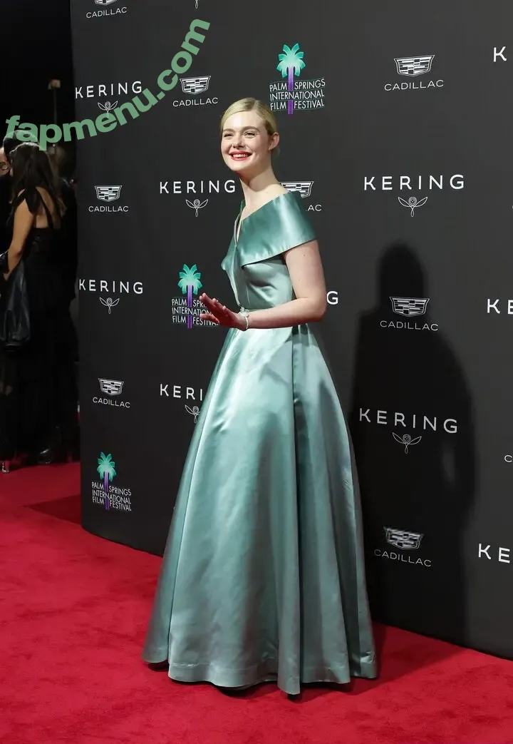 Elle Fanning nude photo #4156 (ellefanning)