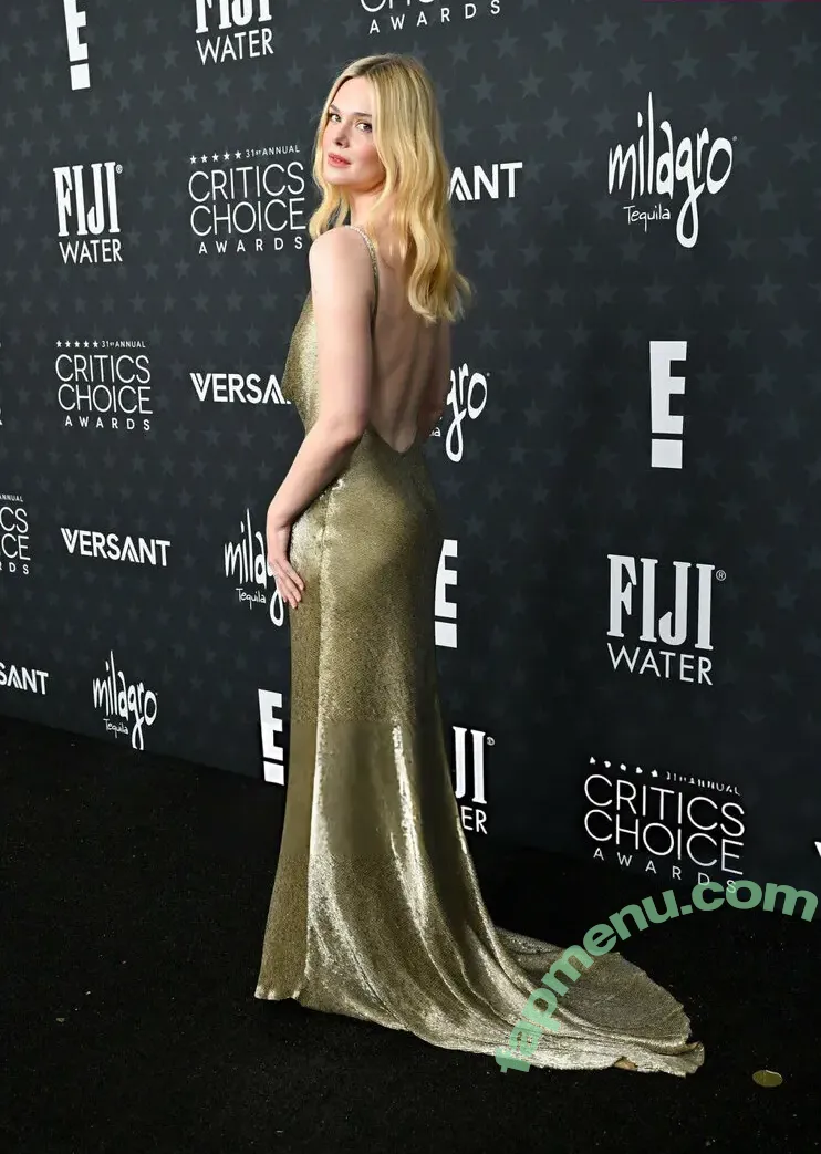 Elle Fanning nude photo #4199 (ellefanning)