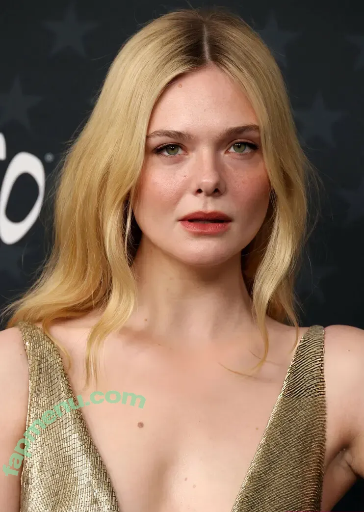 Elle Fanning nude photo #4208 (ellefanning)